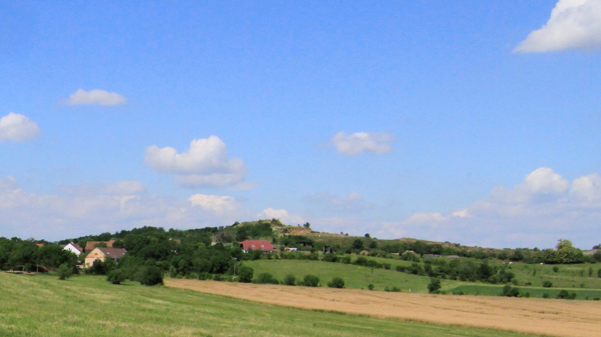 Dům s pozemky Odolena Voda